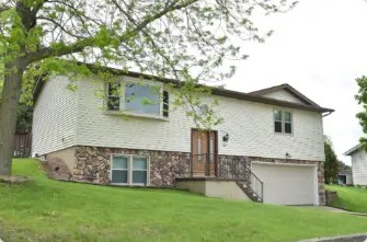 125 Kerri Ann Ct, Hartford, WI