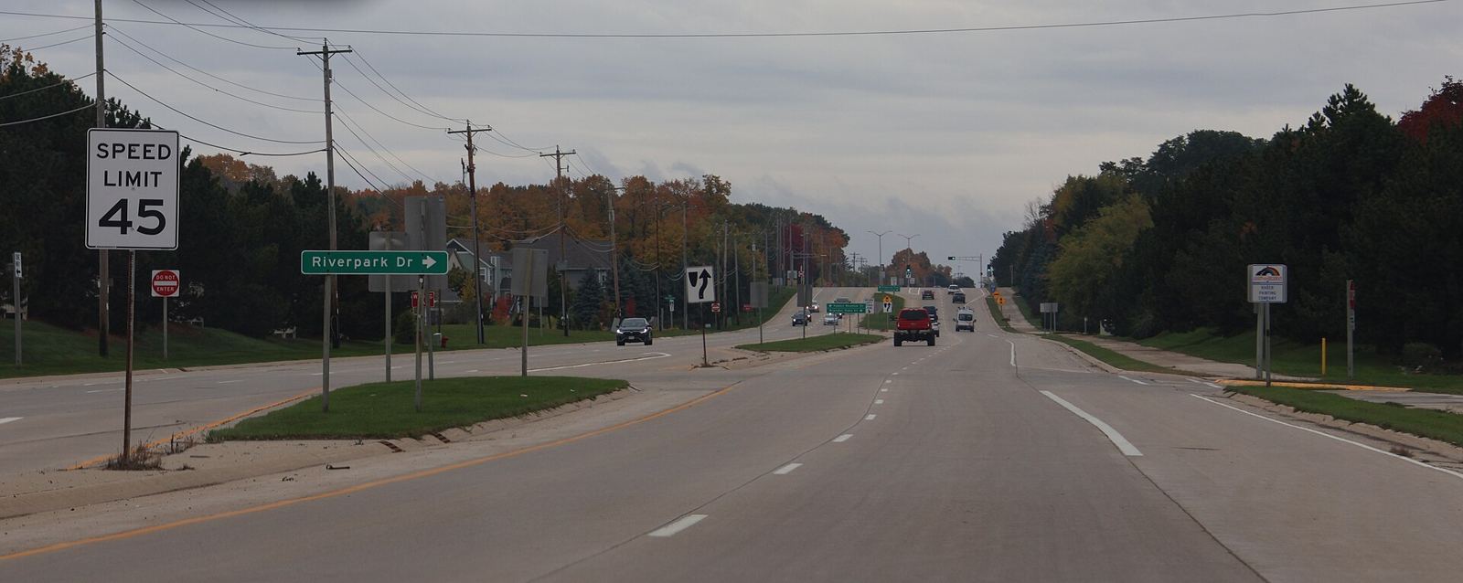 Pewaukee Road in Pewaukee, Wisconsin., Pewaukee, WI