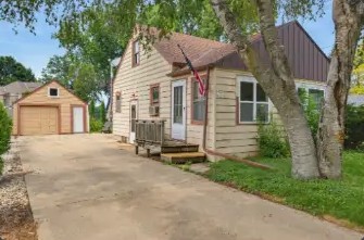 W347N5213 Elm Ave, Lac La Belle, WI