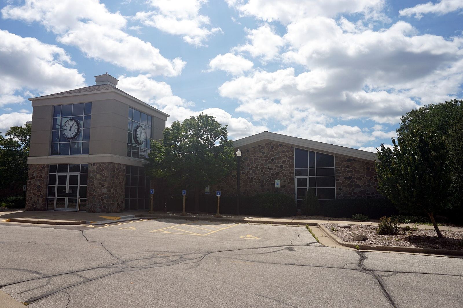The Brookfield City Hall in Brookfield, Wisconsin (United States)., Brookfield, WI