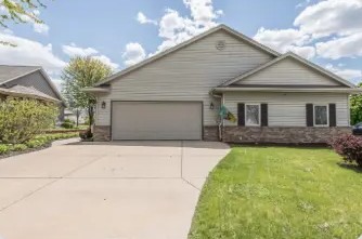 2705 Sandra Ln, Waukesha, WI